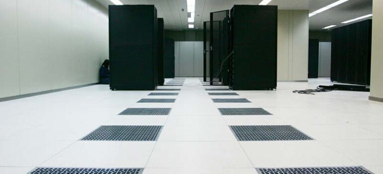 İzmir Yükseltilmiş Döşeme Sistemleri, İzmir Yükseltilmiş Zemin, İzmir Kalsiyum Sülfat Yükseltilmiş Döşeme, İzmir Yükseltilmiş Döşeme